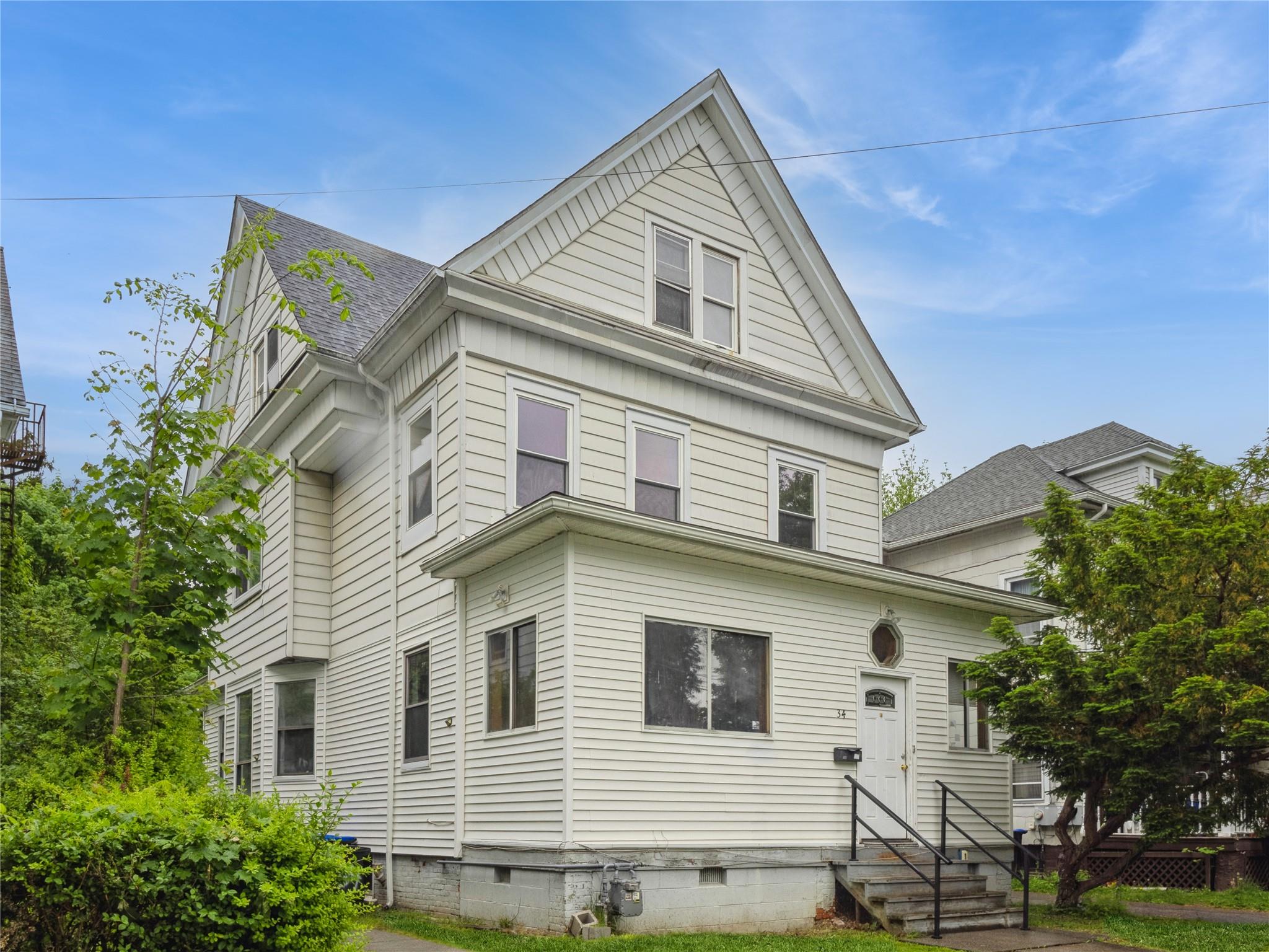 Hammersley Avenue, Poughkeepsie, New York - 6 Bedrooms  
3 Bathrooms  
11 Rooms - 
