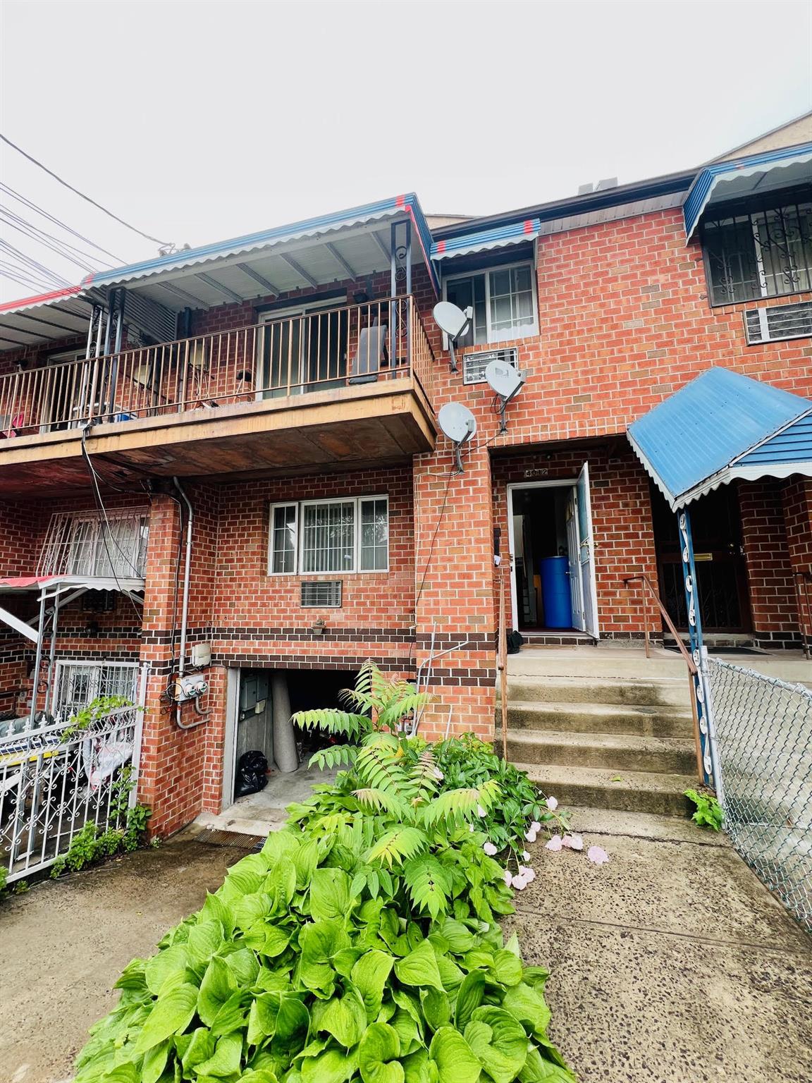 Property for Sale at De Reimer Avenue, Bronx, New York - Bedrooms: 5 
Bathrooms: 4  - $899,900