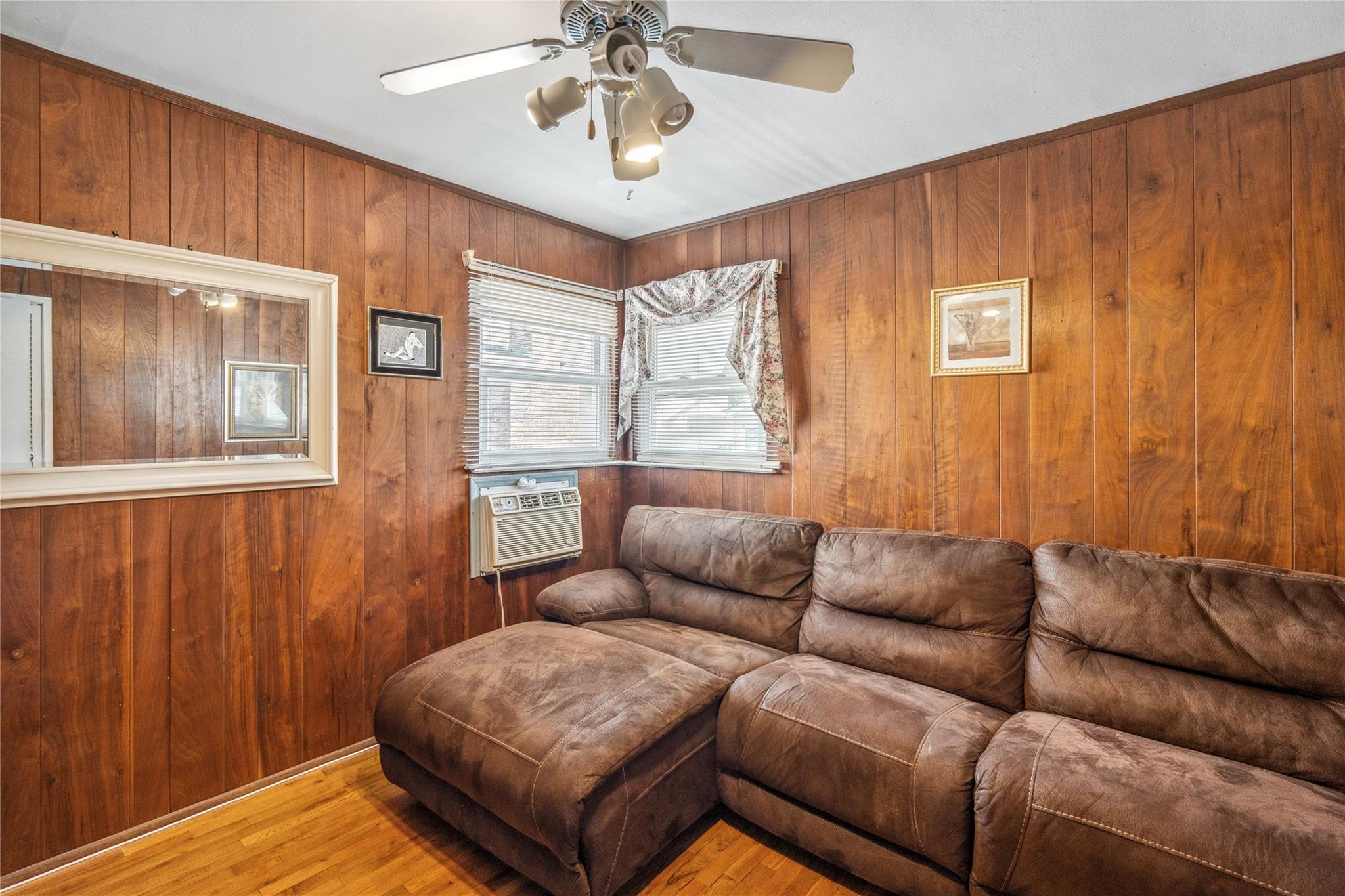 697 Byron Avenue, Franklin Square, New York image 16