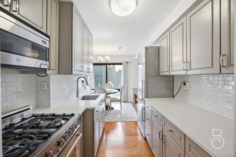 Photo of 33-43 14th Street #10A, Astoria, NY 11106 (MLS # 985064)