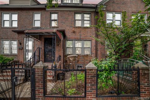 Photo of 3321 72nd Street, Jackson Heights, NY 11372 (MLS # 996960)