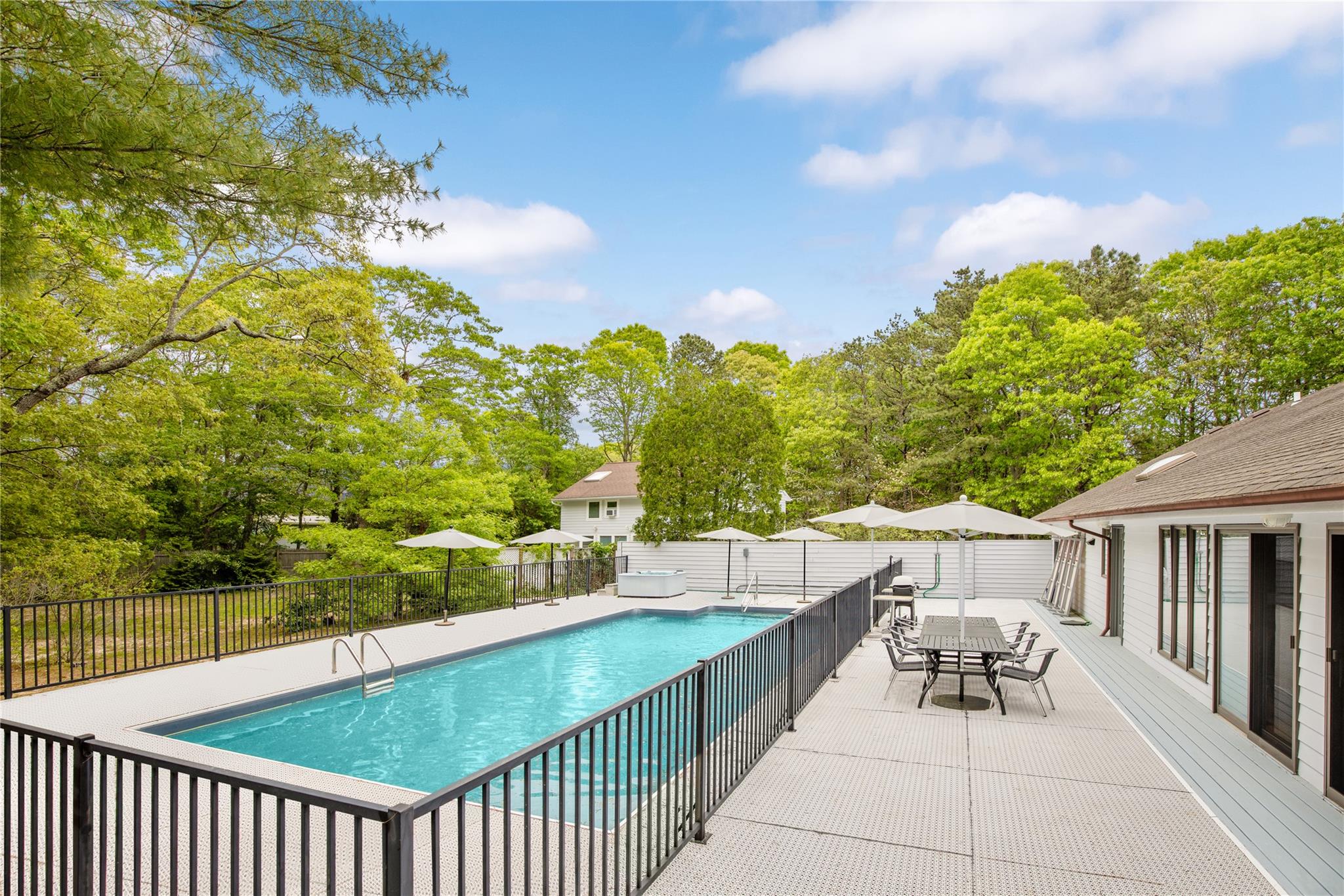 4 Evelyn Court, Westhampton, New York image 20