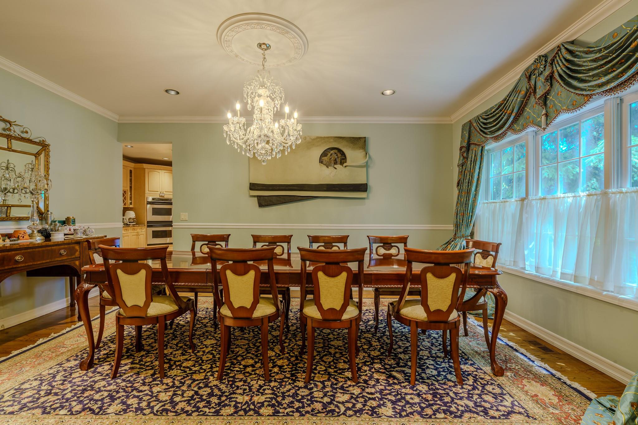 428 Toftree Court, Roslyn, New York image 6