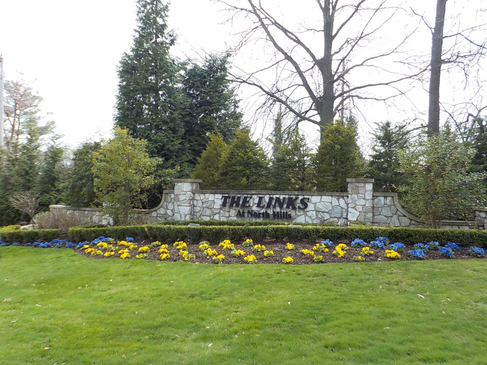 428 Toftree Court, Roslyn, New York image 1