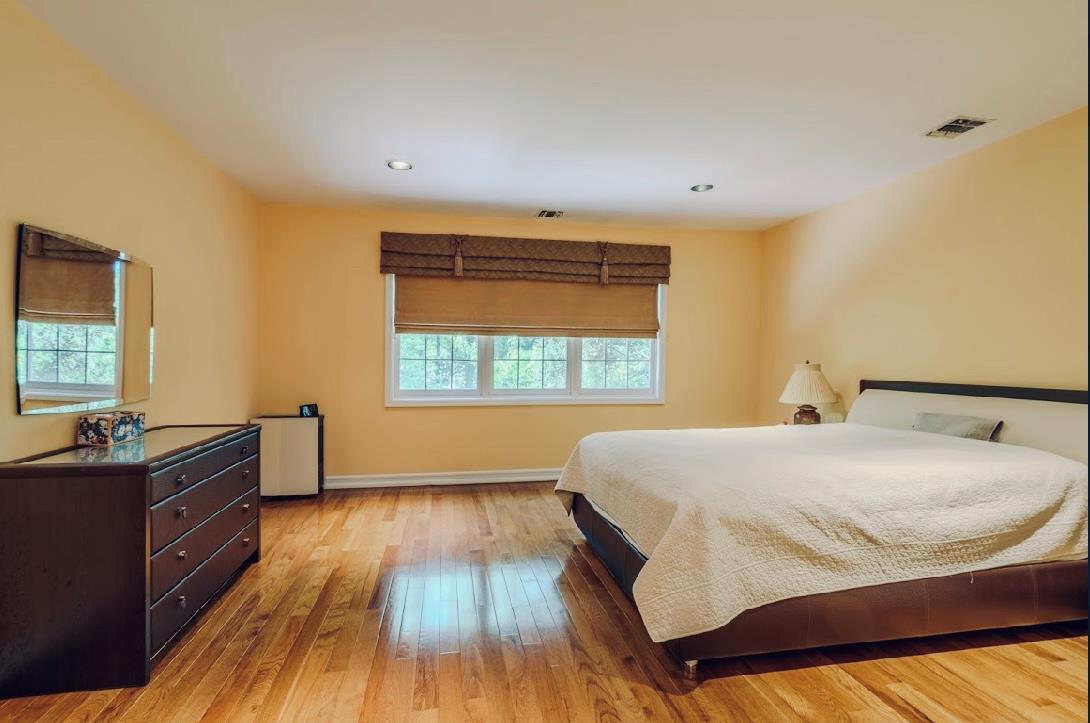 428 Toftree Court, Roslyn, New York image 16