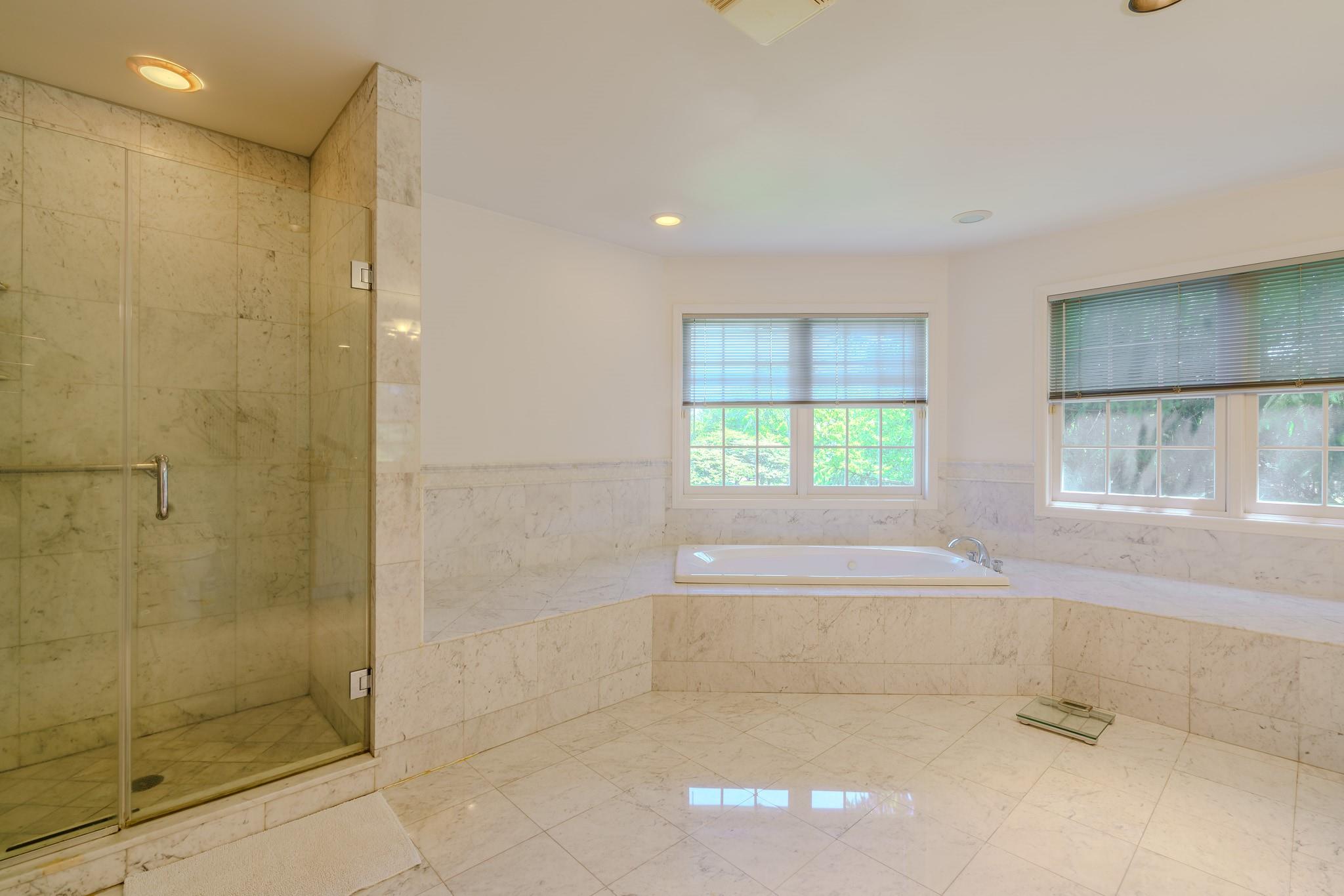 428 Toftree Court, Roslyn, New York image 14