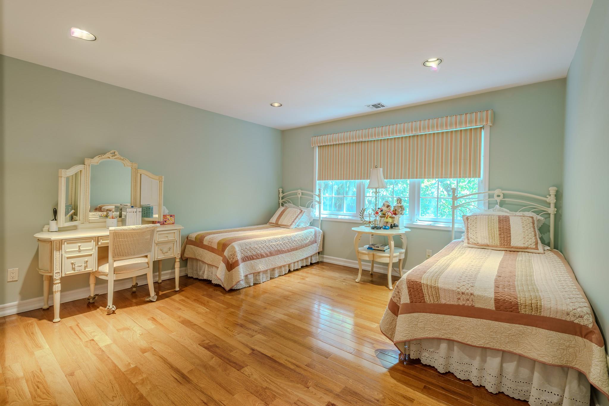 428 Toftree Court, Roslyn, New York image 18