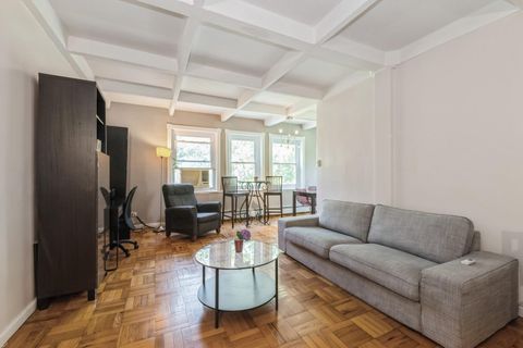 Photo of 147-35 Village Road #35D, Briarwood, NY 11435 (MLS # 891482)