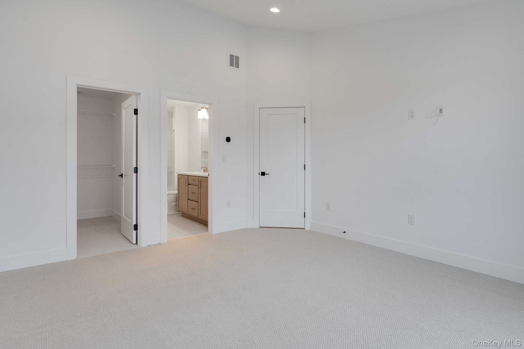 Fishkill, New York 12524, United States, 2 Bedrooms Bedrooms, ,3 BathroomsBathrooms,Residential,Active,246810