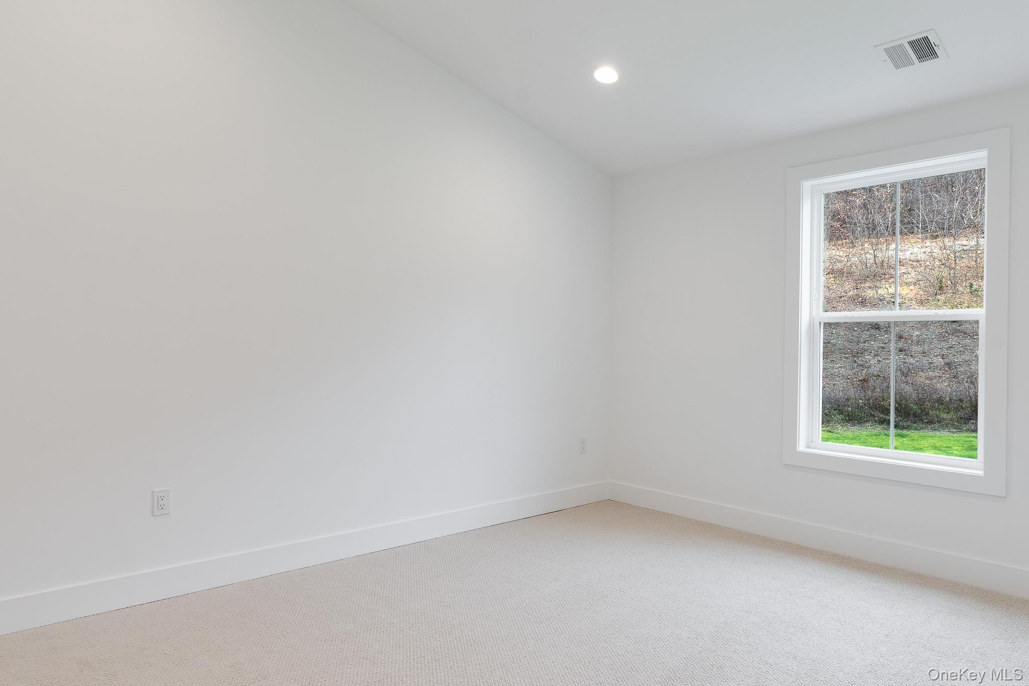 Fishkill, New York 12524, United States, 2 Bedrooms Bedrooms, ,3 BathroomsBathrooms,Residential,Active,246810