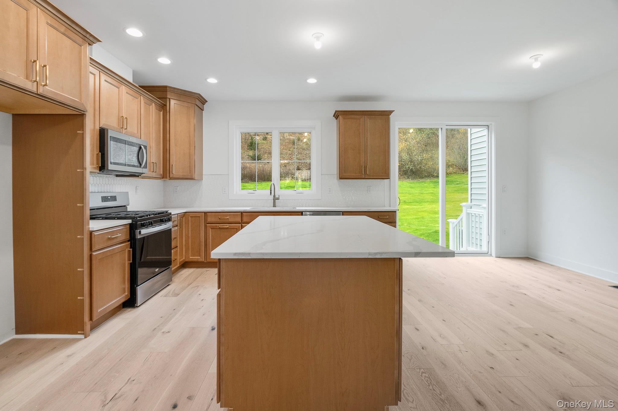 Fishkill, New York 12524, United States, 2 Bedrooms Bedrooms, ,3 BathroomsBathrooms,Residential,Active,246810