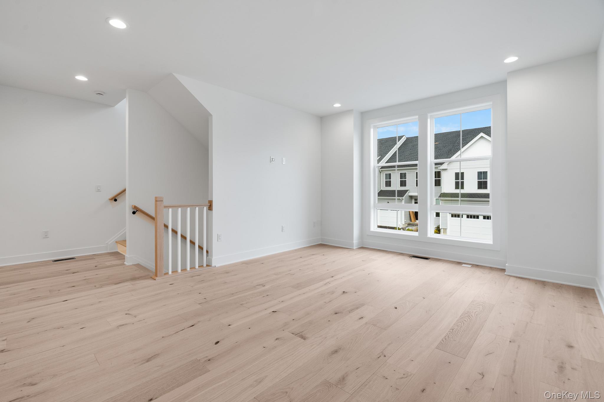 Fishkill, New York 12524, United States, 2 Bedrooms Bedrooms, ,3 BathroomsBathrooms,Residential,Active,246810