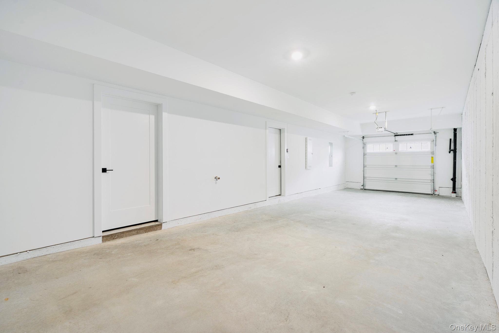 Fishkill, New York 12524, United States, 2 Bedrooms Bedrooms, ,3 BathroomsBathrooms,Residential,Active,246810