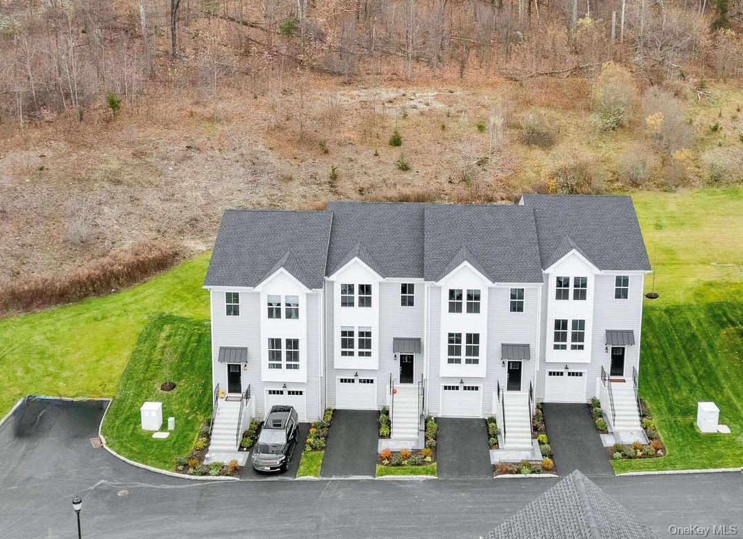 Fishkill, New York 12524, United States, 2 Bedrooms Bedrooms, ,3 BathroomsBathrooms,Residential,Active,246810
