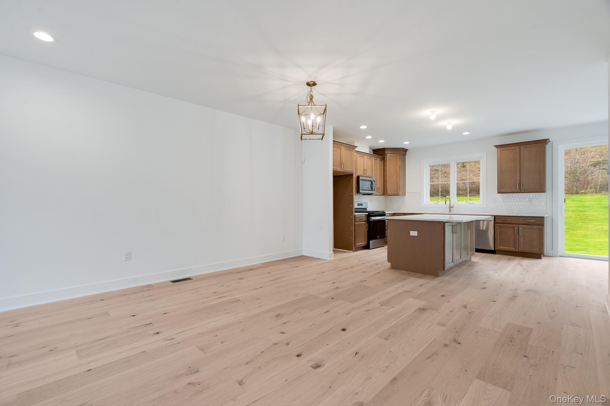 Fishkill, New York 12524, United States, 2 Bedrooms Bedrooms, ,3 BathroomsBathrooms,Residential,Active,246810