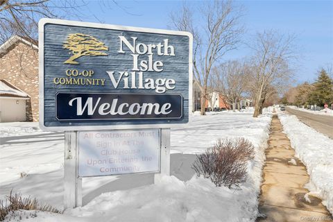 Homes For Sale - 141 Pointe Circle N Cir #141<br/> Coram, NY 11727