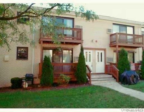 Homes For Sale - 220 Sneden Place #220<br/> Rockland County, Spring Valley, NY 10977