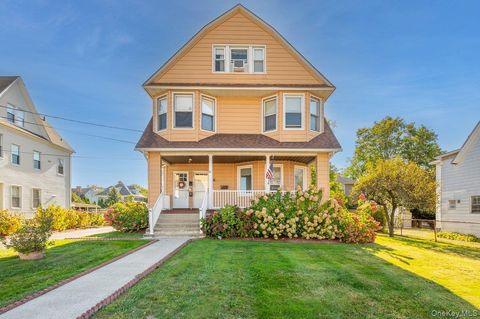 Photo of 52 Lafayette Street, New Rochelle, NY 10805 (MLS # 923830) Photo of 52 Lafayette Street, New Rochelle, NY 10805 (MLS # 923830)