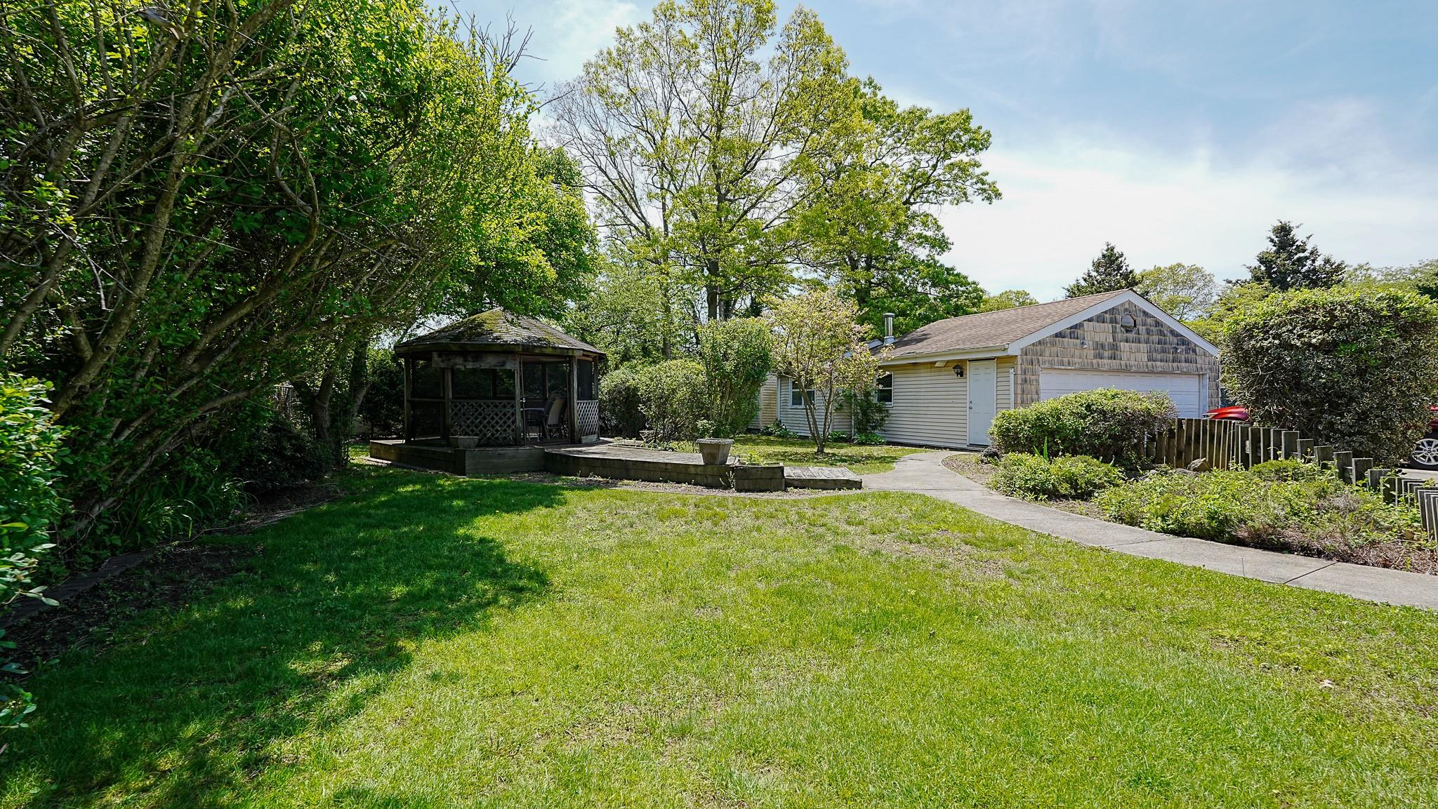 14 Muncey Road, Bay Shore, New York image 15