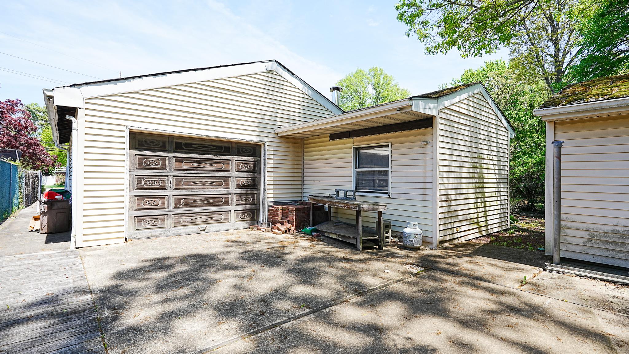 14 Muncey Road, Bay Shore, New York image 16