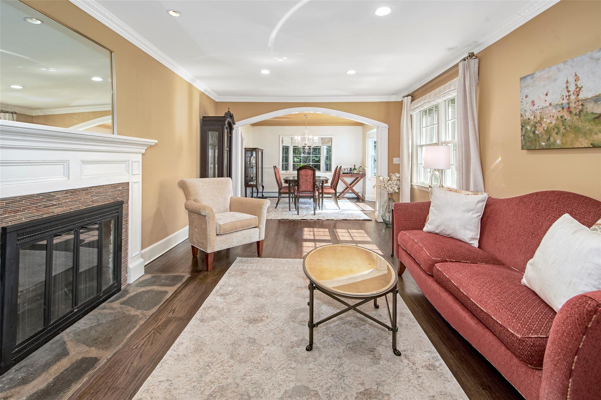 Chappaqua, New York 10514, United States, 4 Bedrooms Bedrooms, ,3 BathroomsBathrooms,Residential,Coming Soon,164282