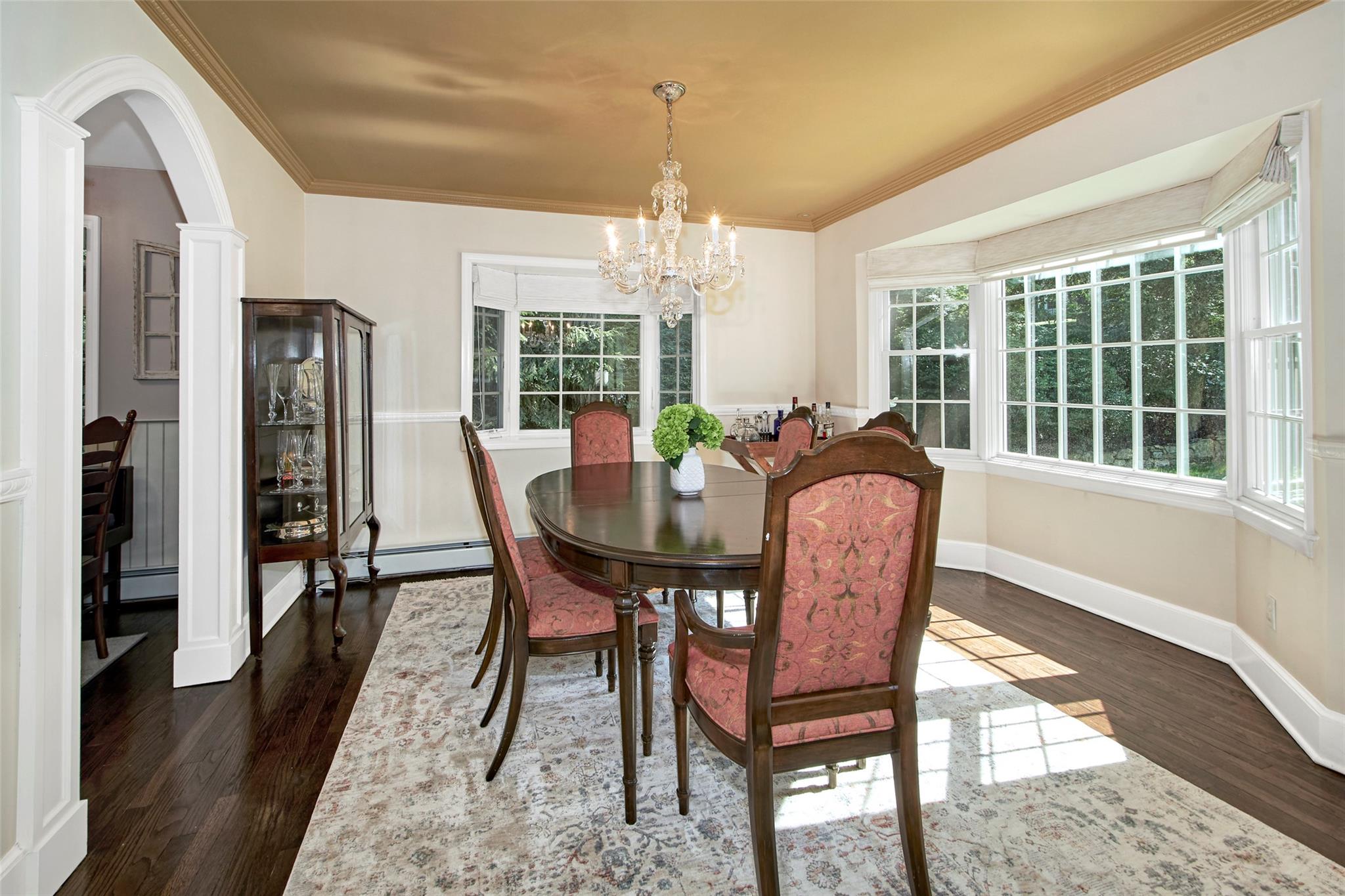 Chappaqua, New York 10514, United States, 4 Bedrooms Bedrooms, ,3 BathroomsBathrooms,Residential,Coming Soon,164282