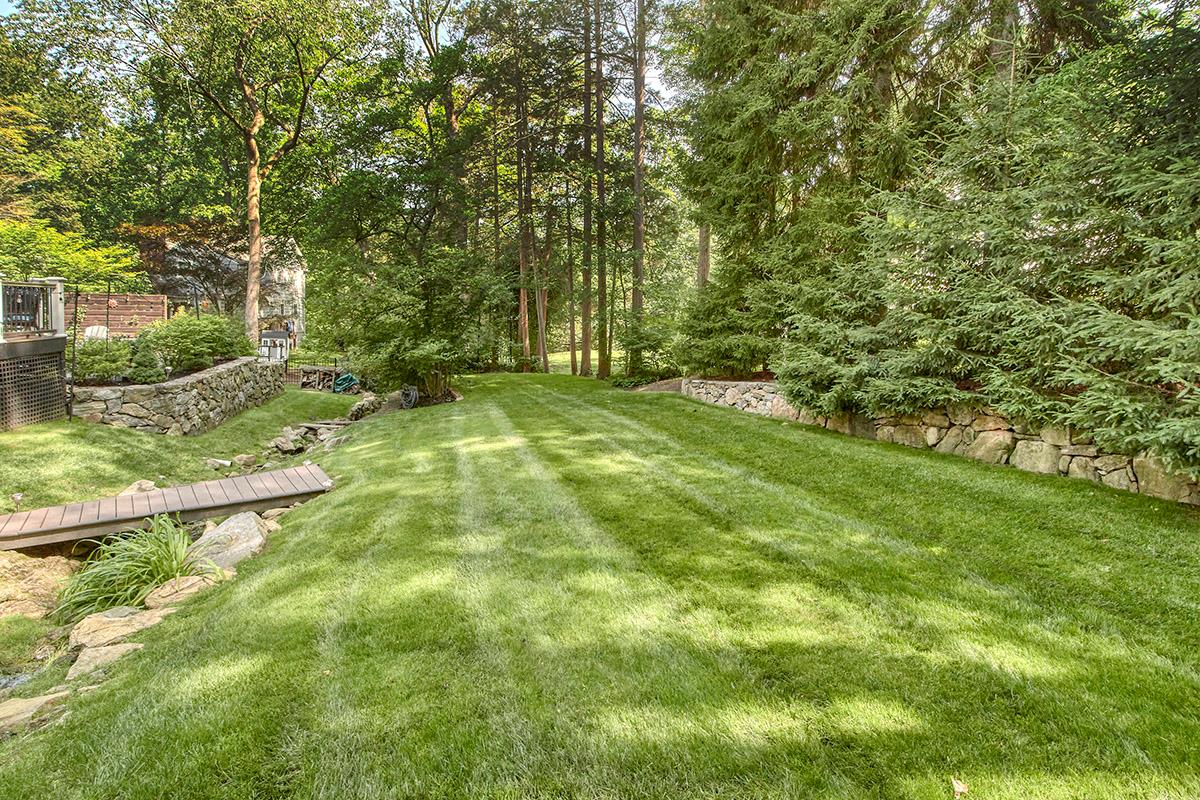 Chappaqua, New York 10514, United States, 4 Bedrooms Bedrooms, ,3 BathroomsBathrooms,Residential,Coming Soon,164282