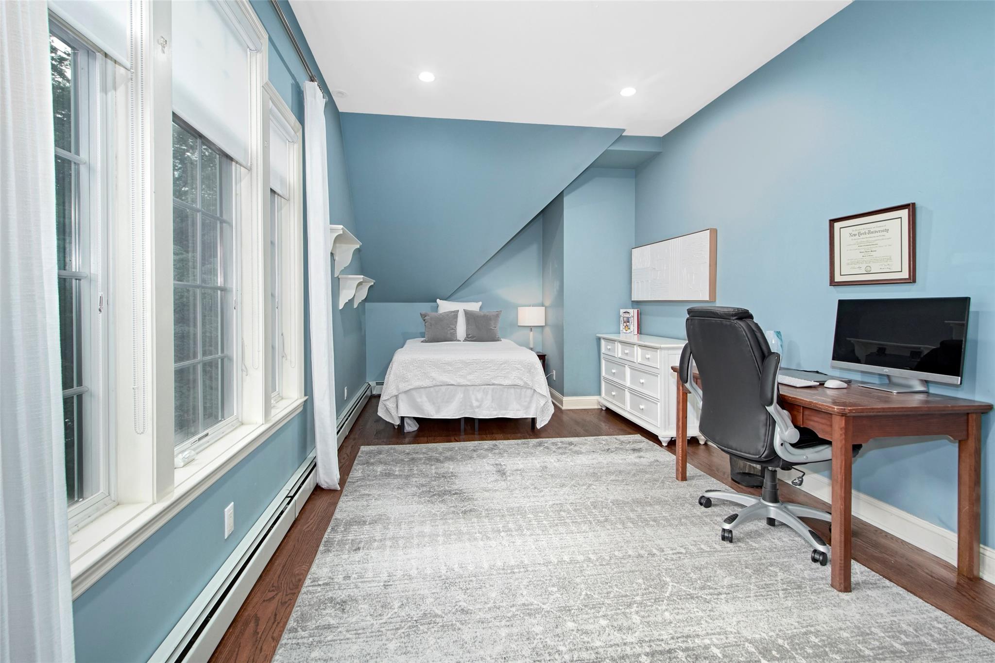 Chappaqua, New York 10514, United States, 4 Bedrooms Bedrooms, ,3 BathroomsBathrooms,Residential,Coming Soon,164282