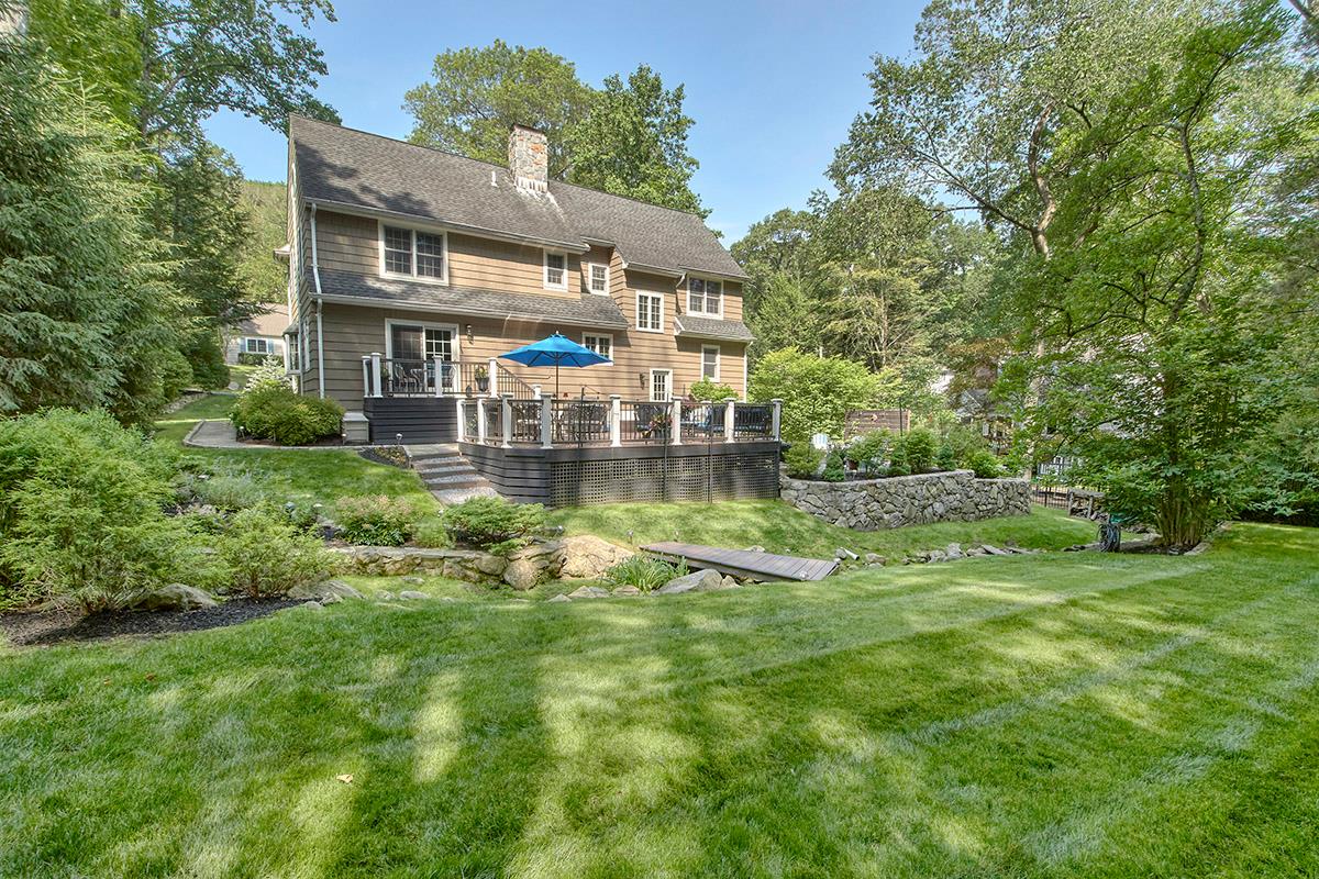 Chappaqua, New York 10514, United States, 4 Bedrooms Bedrooms, ,3 BathroomsBathrooms,Residential,Coming Soon,164282