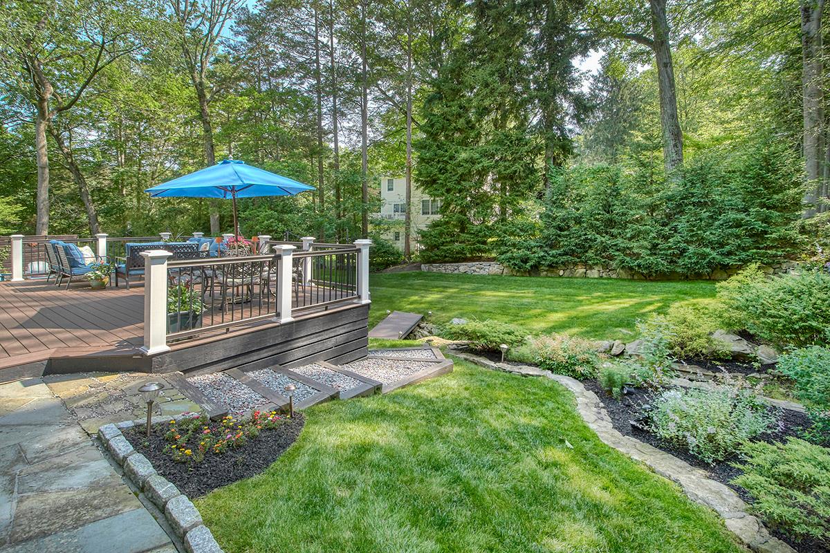 Chappaqua, New York 10514, United States, 4 Bedrooms Bedrooms, ,3 BathroomsBathrooms,Residential,Coming Soon,164282