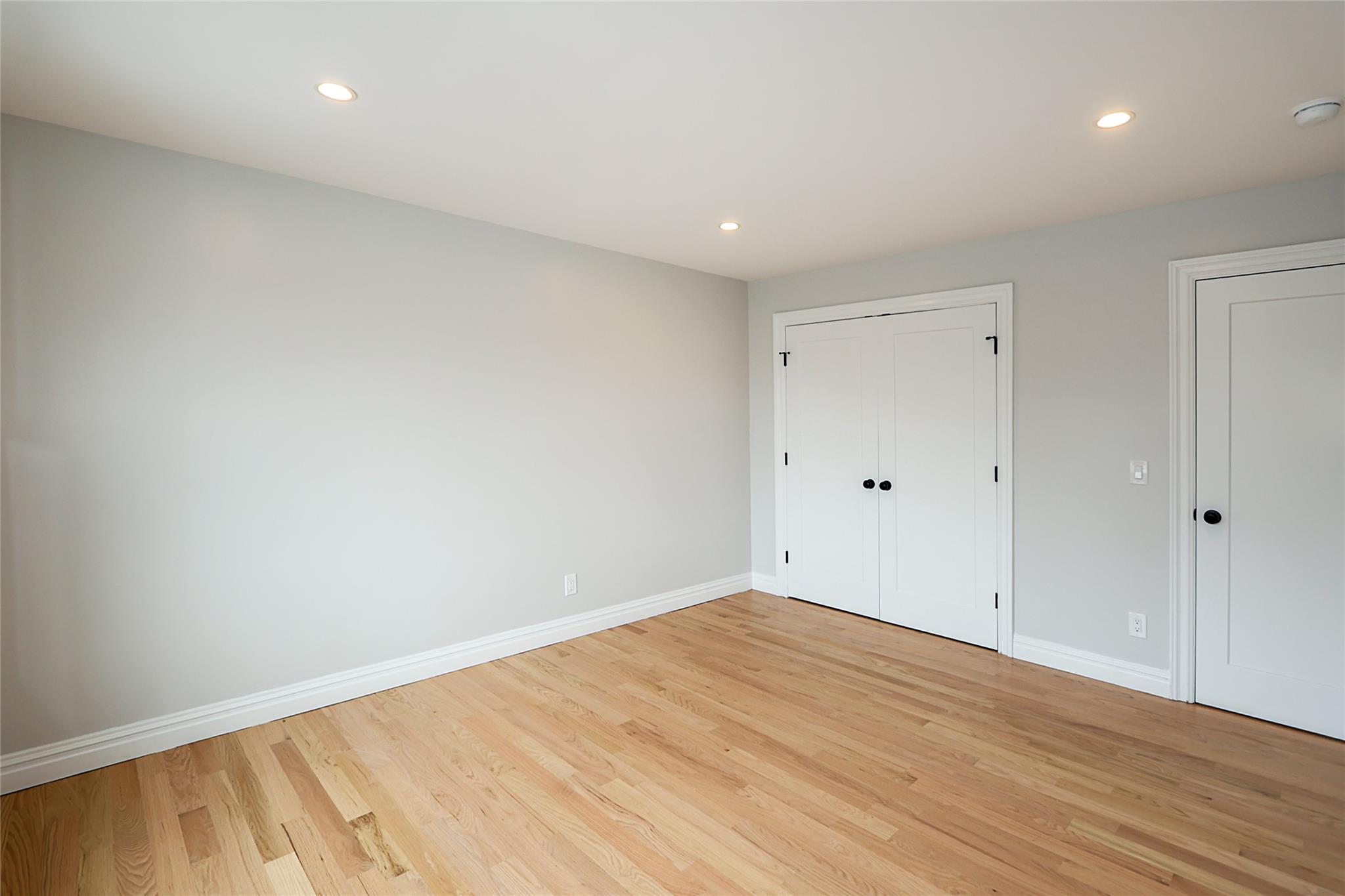 482 S 5th Street, Lindenhurst, New York image 33
