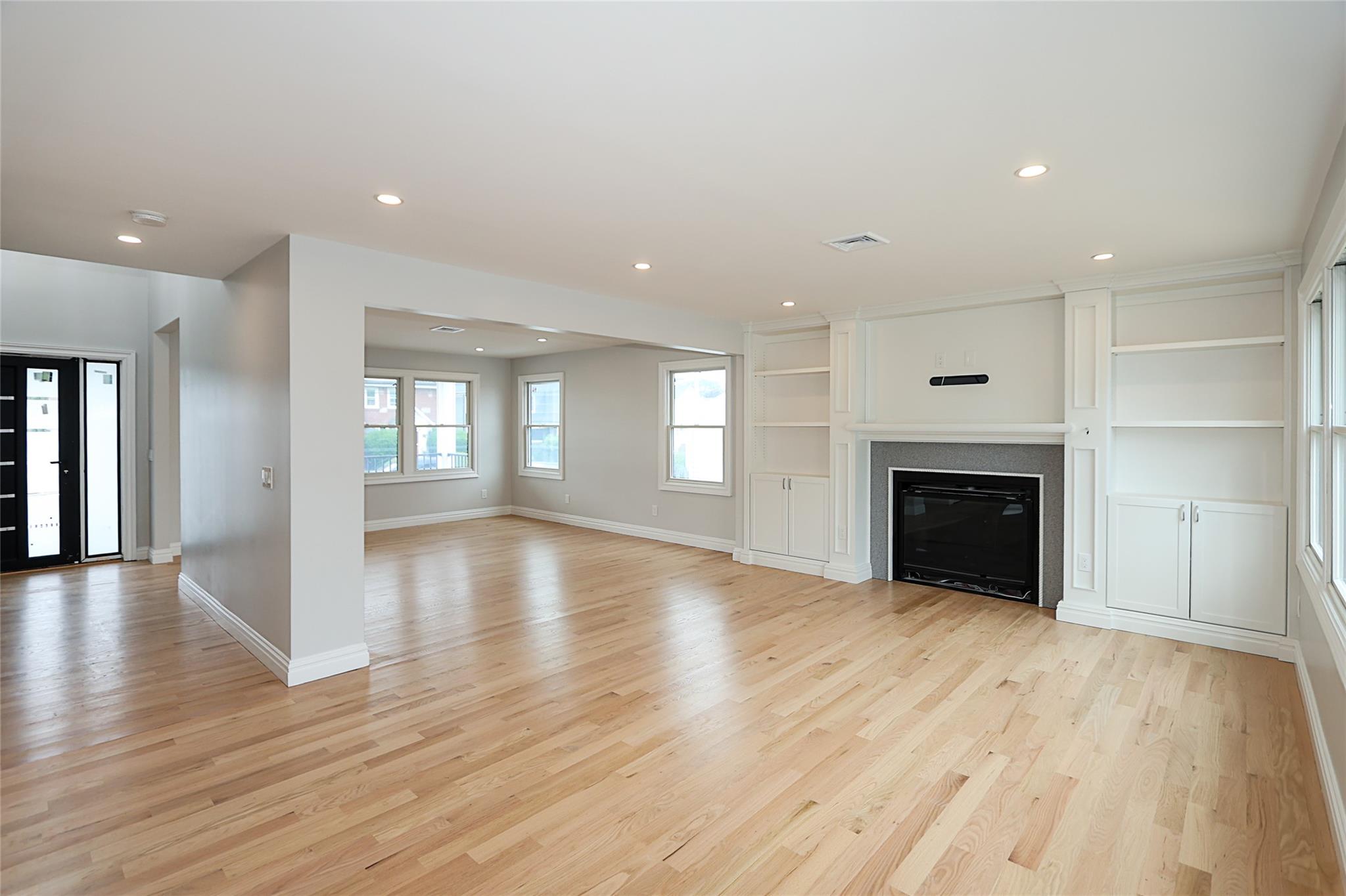 482 S 5th Street, Lindenhurst, New York image 17