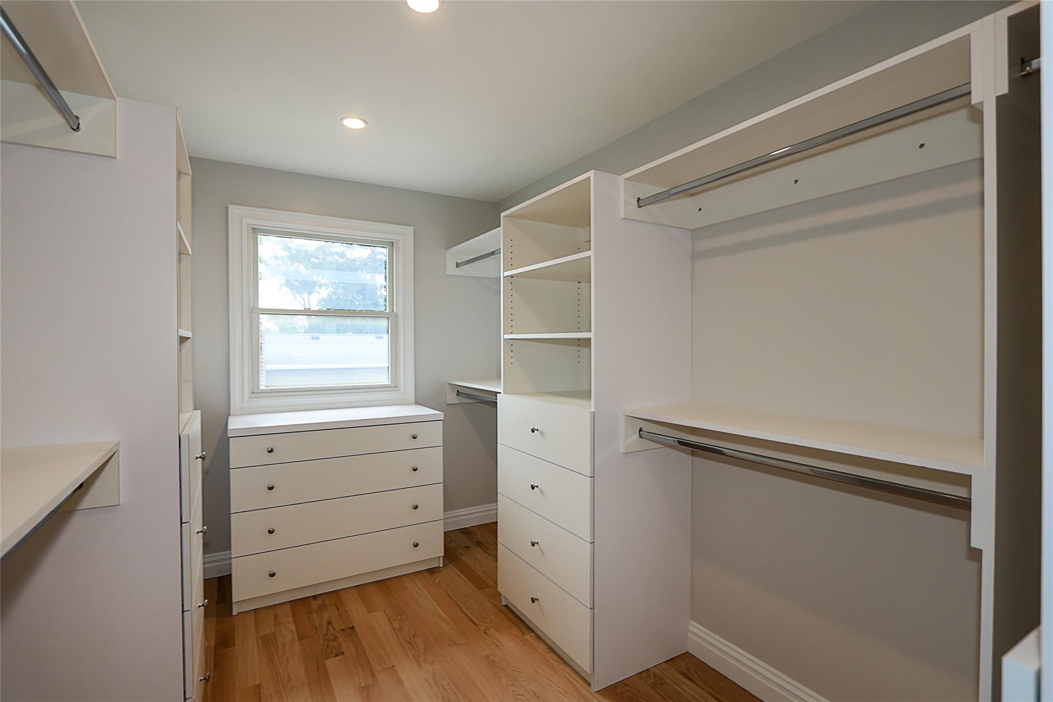 482 S 5th Street, Lindenhurst, New York image 31