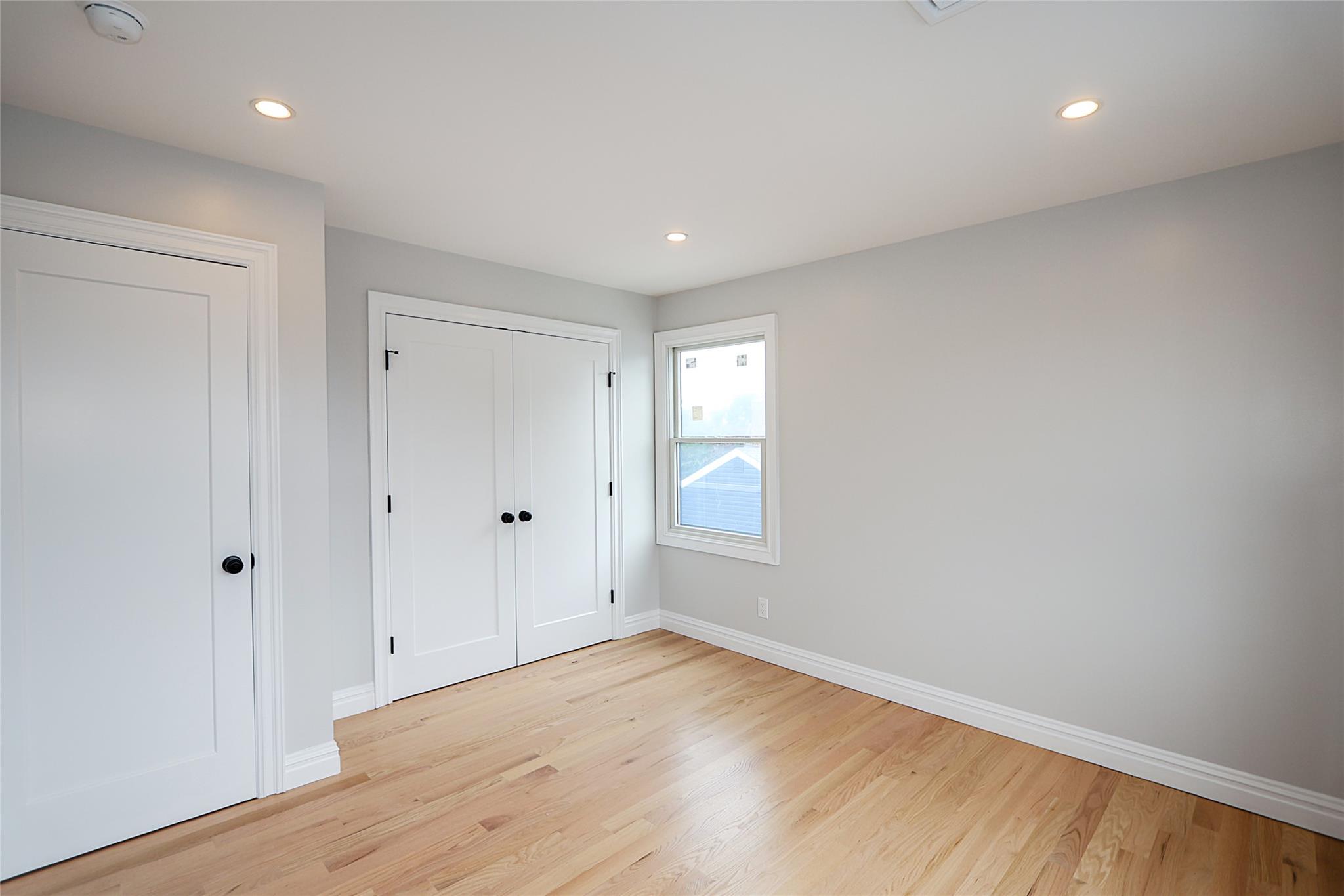 482 S 5th Street, Lindenhurst, New York image 35