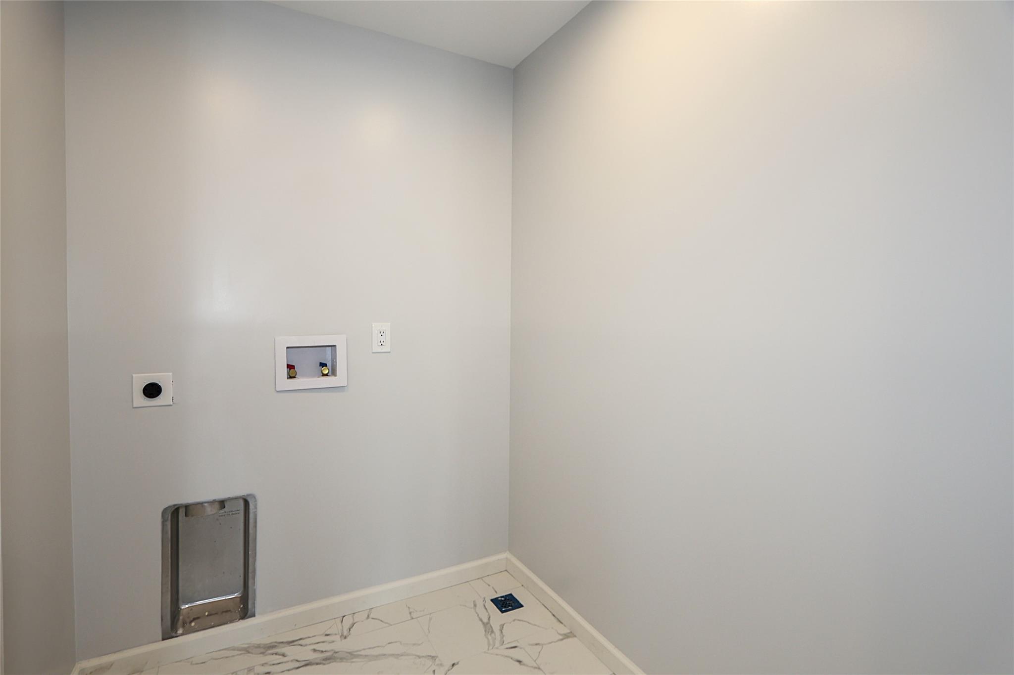 482 S 5th Street, Lindenhurst, New York image 39