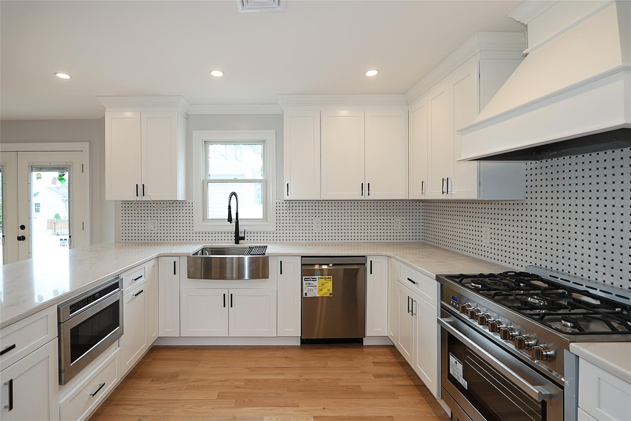 482 S 5th Street, Lindenhurst, New York image 11