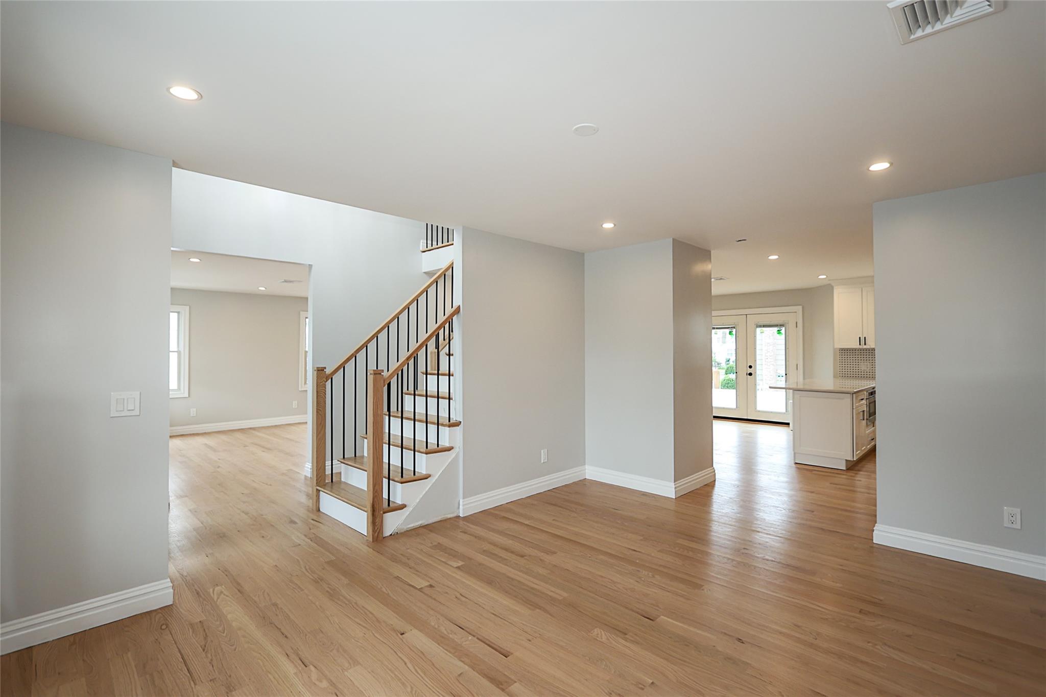 482 S 5th Street, Lindenhurst, New York image 6