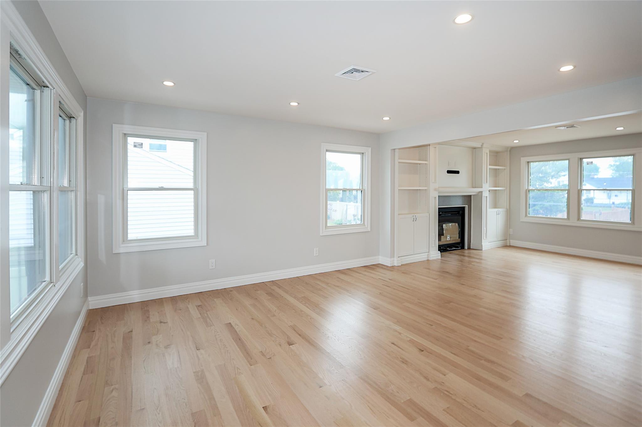 482 S 5th Street, Lindenhurst, New York image 24