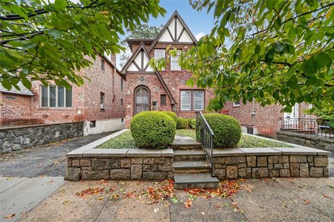 Photo of 78 Halstead Avenue, Yonkers, NY 10704 (MLS # 922791)