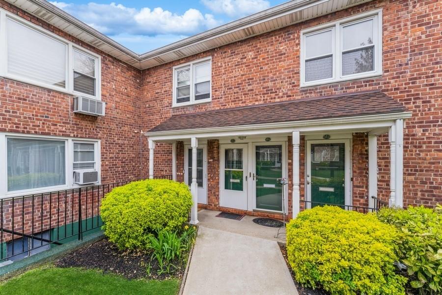 1570 Grand Avenue #23, Baldwin, New York image 2