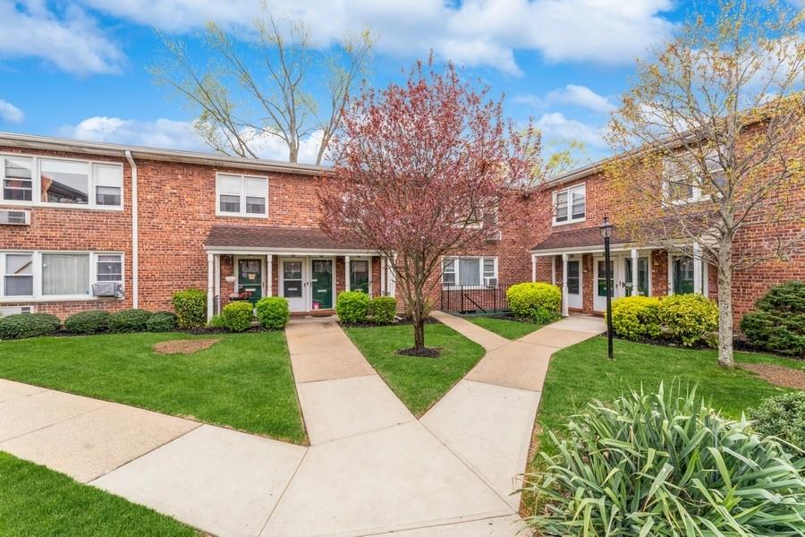 1570 Grand Avenue #23, Baldwin, New York image 3