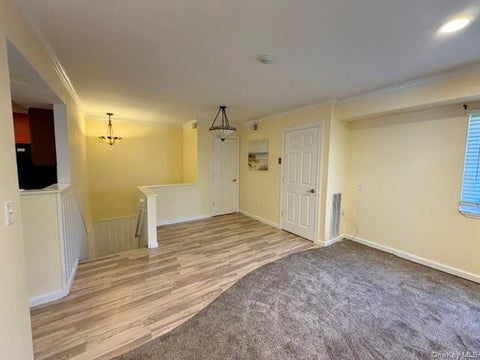Apartment For Rent - 56 Pointe Cir S Cir<br/> Suffolk County, Coram, NY 11727