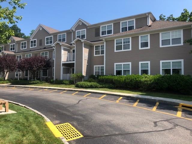 Rental Property at Woodcrest Lane 315, Mount Kisco, New York - Bedrooms: 2 
Bathrooms: 2  - $3,500 MO.