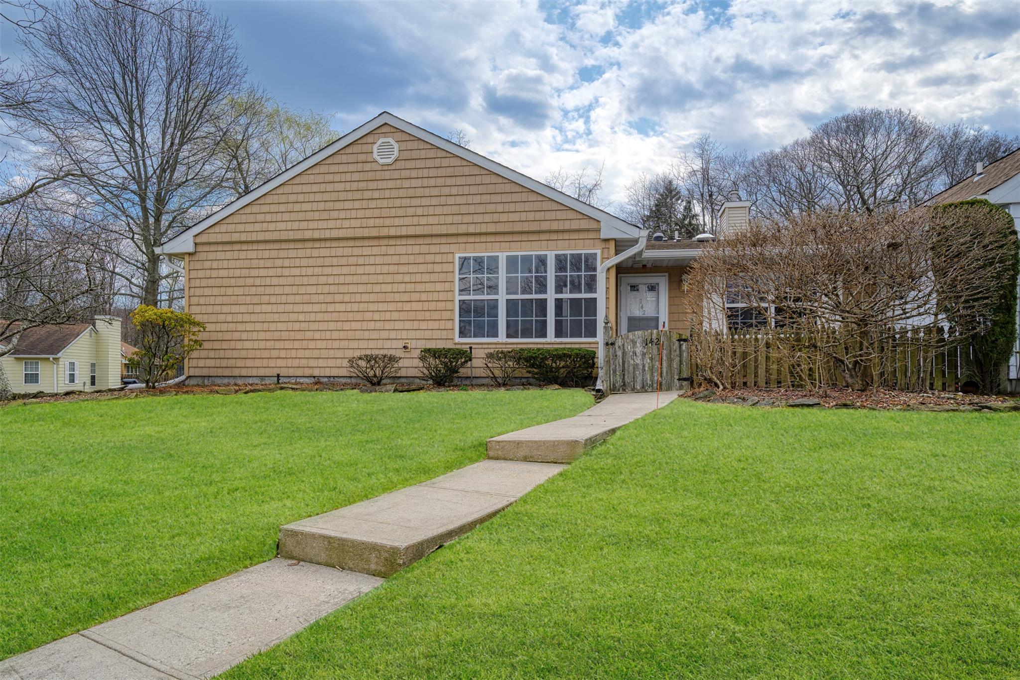 142 Theodore Drive, Coram, New York image 1