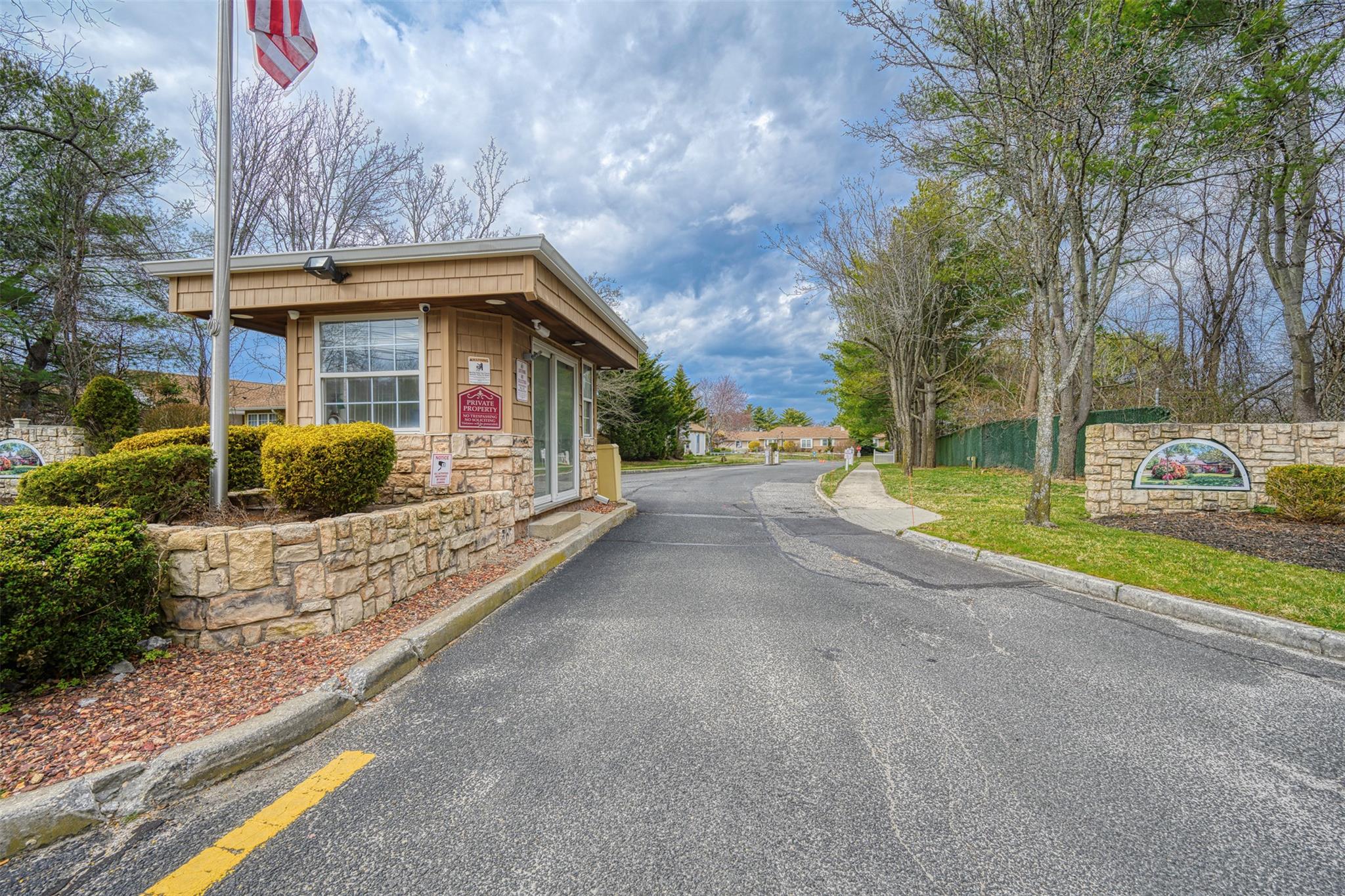 142 Theodore Drive, Coram, New York image 4