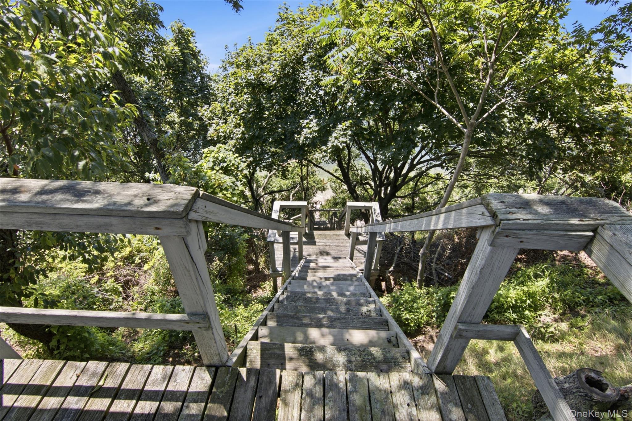 60 Crane Neck Road