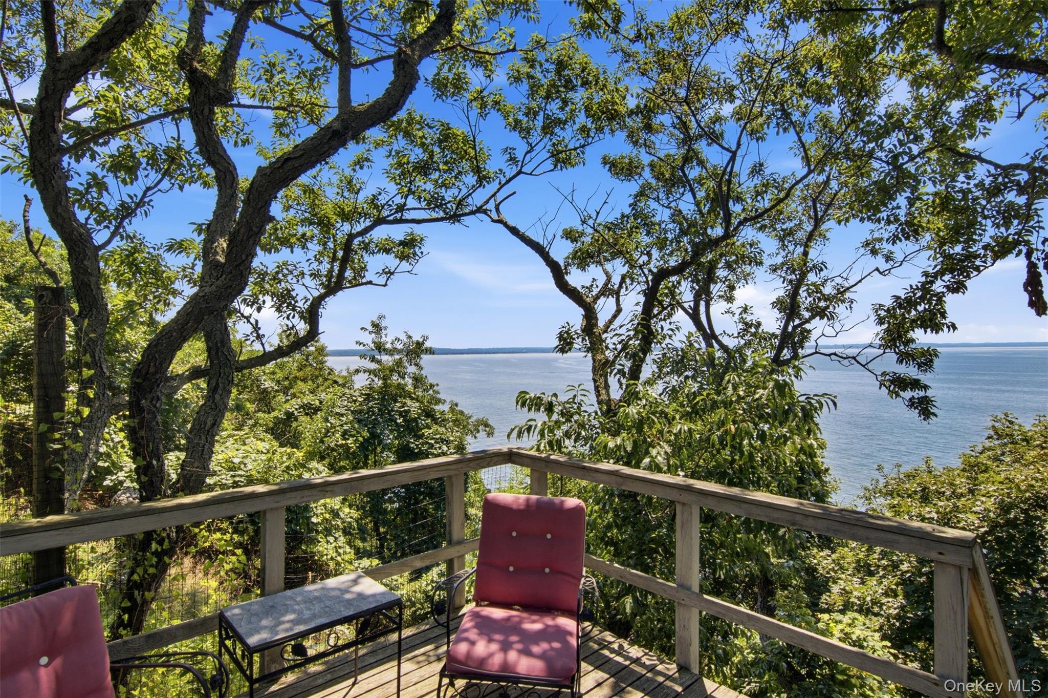 60 Crane Neck Road