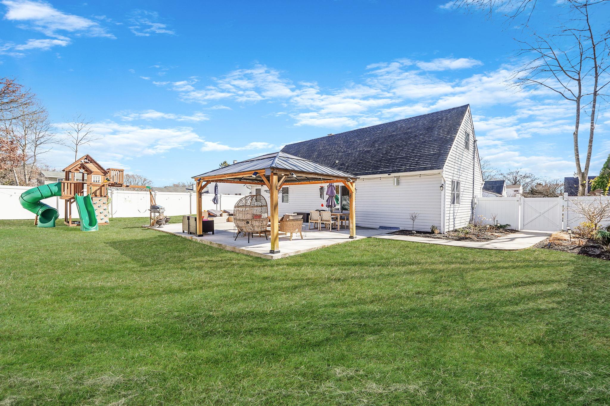 118 Stuyvesant Drive, Port Jefferson Station, New York image 32