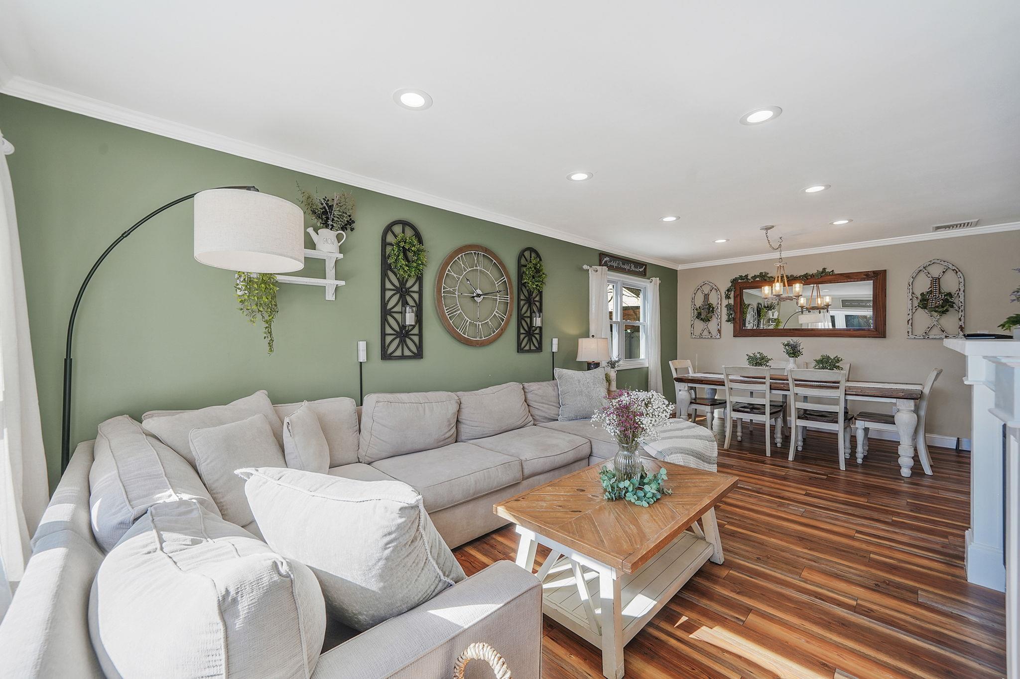 118 Stuyvesant Drive, Port Jefferson Station, New York image 3