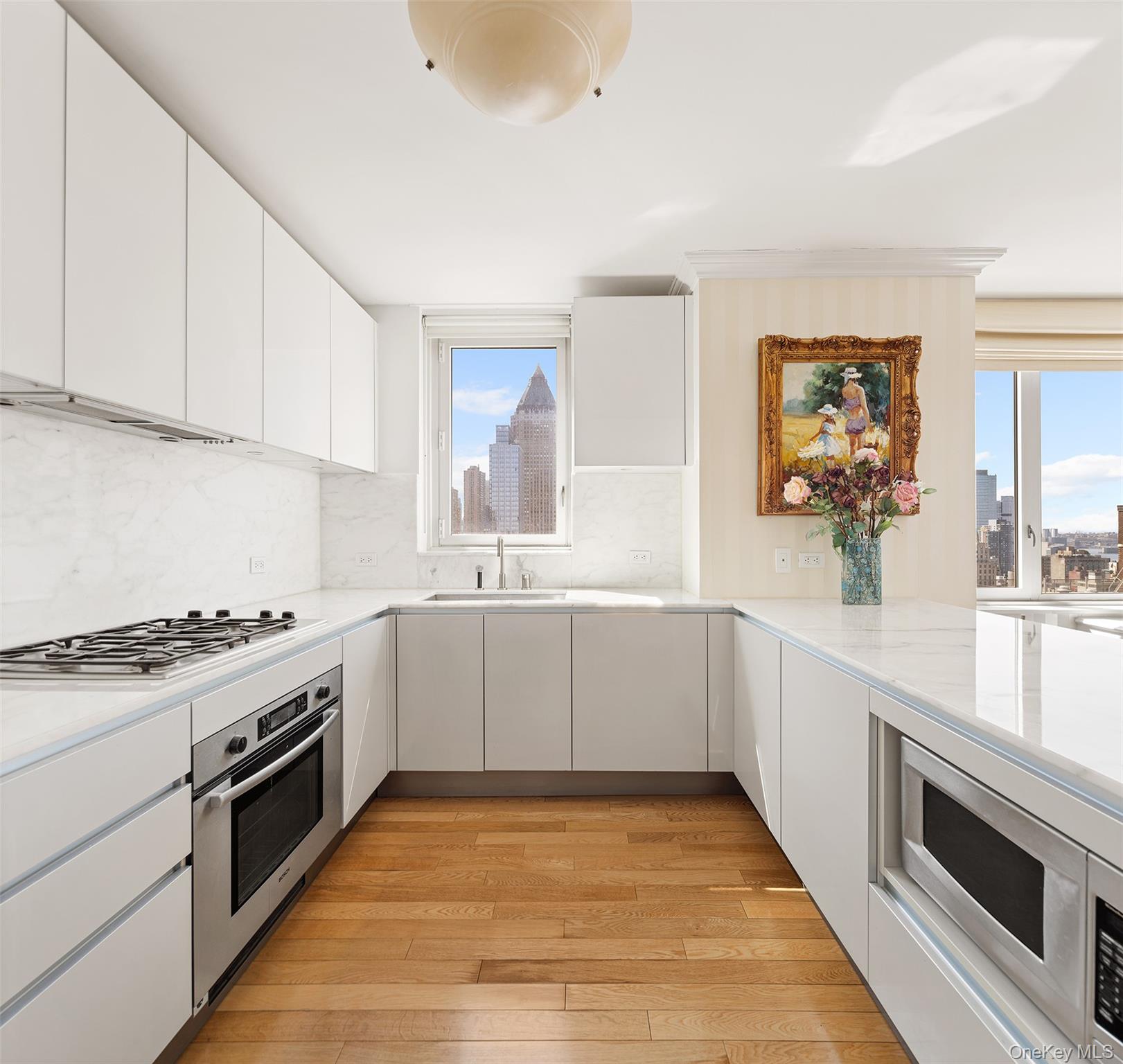 322 W 57th Street 33U